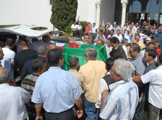 Larbi Zekkal à sa dernière demeure الشروق أونلاين