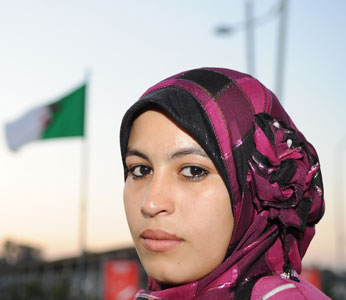hadjira-retrouve-son-p-re-apr-s-12-ans