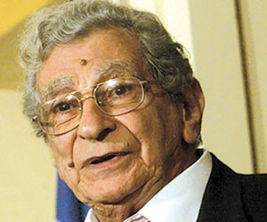 المخرج يوسف شاهين يلفظ أنفاسه الأخيرة بعد معاناة مع المرض – الشروق أونلاين