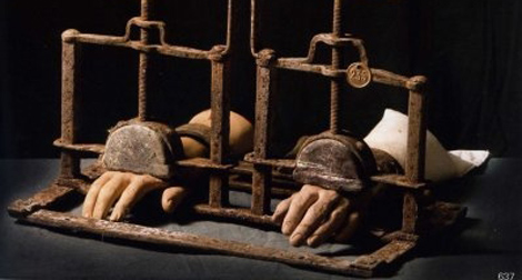 حبل المشنقة بـ1500 أورو، أداة قطع الرؤوس بـ300، وكسر الأصابع بـ4000 أورو! –  الشروق أونلاين