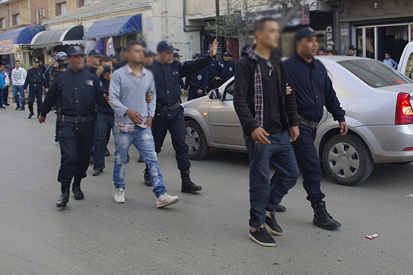 لصوص يستهدفون الدراجات والهواتف والشرطة بالمرصاد في سطيف