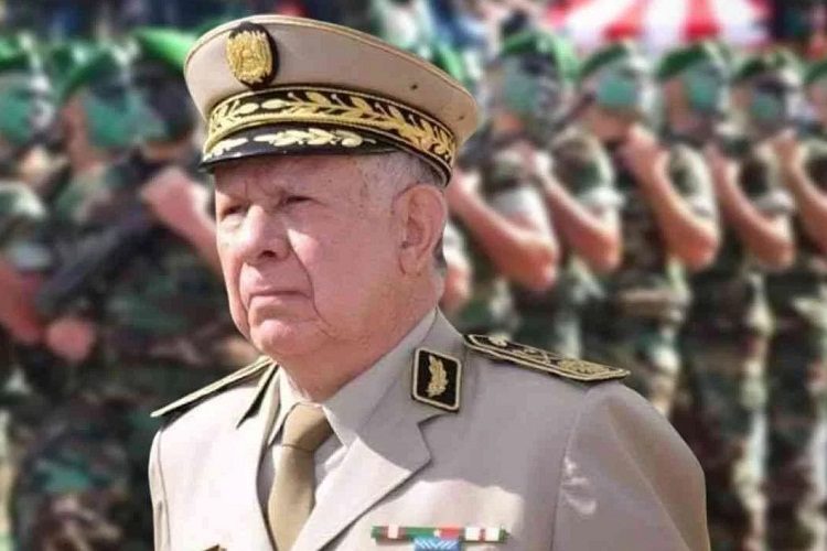الفريق أول شنقريحة يستقبل مدير الدائرة العامة لسياسة الجيش الفيتنامي