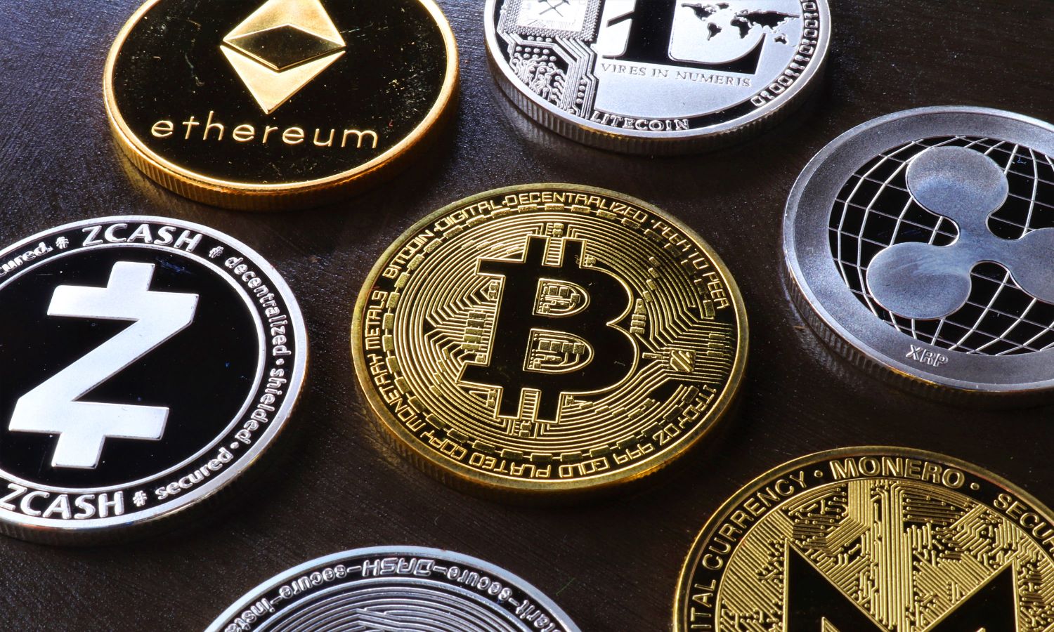 انتعاشة جماعية للعملات الرقمية وبيتكوين بـ27.8 ألف وإيثريوم 1808