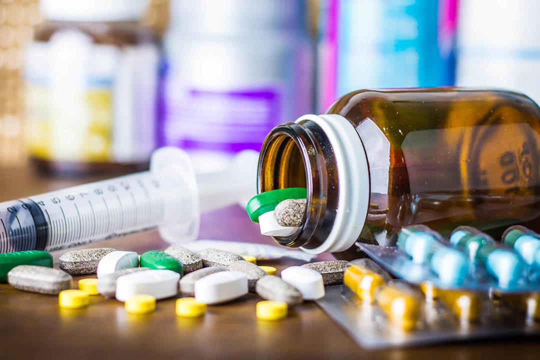 التطبيب الذاتي والاستعمال العشوائي للمضادات الحيوية تهدد الجزائريين