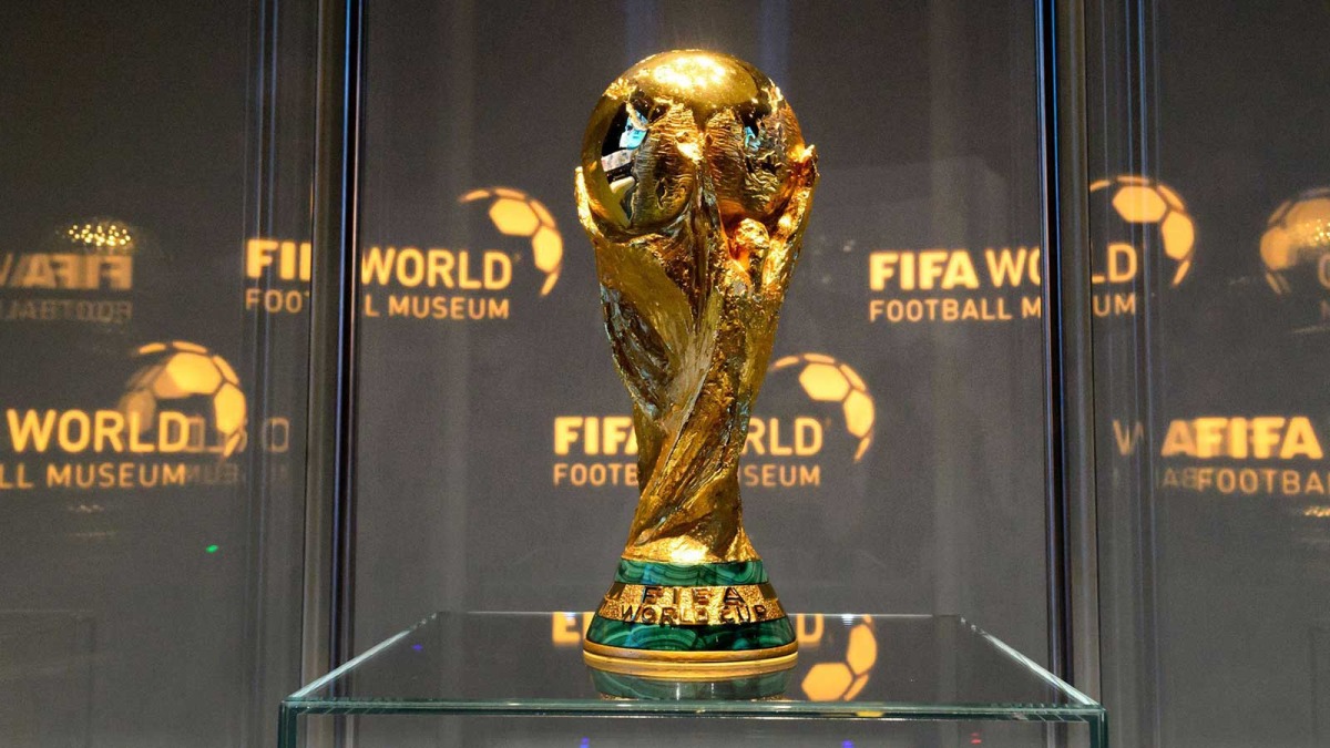 كأس العالم أم العالم في كأس؟