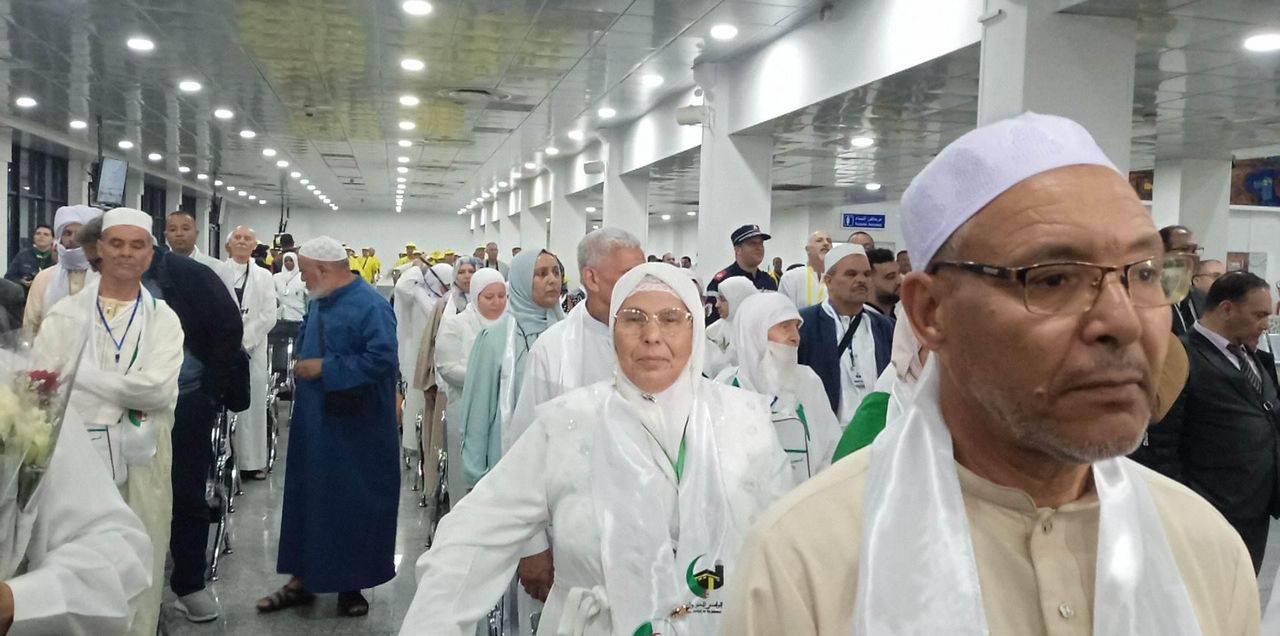 عودة أول فوج للحجاج الجزائريين غدا