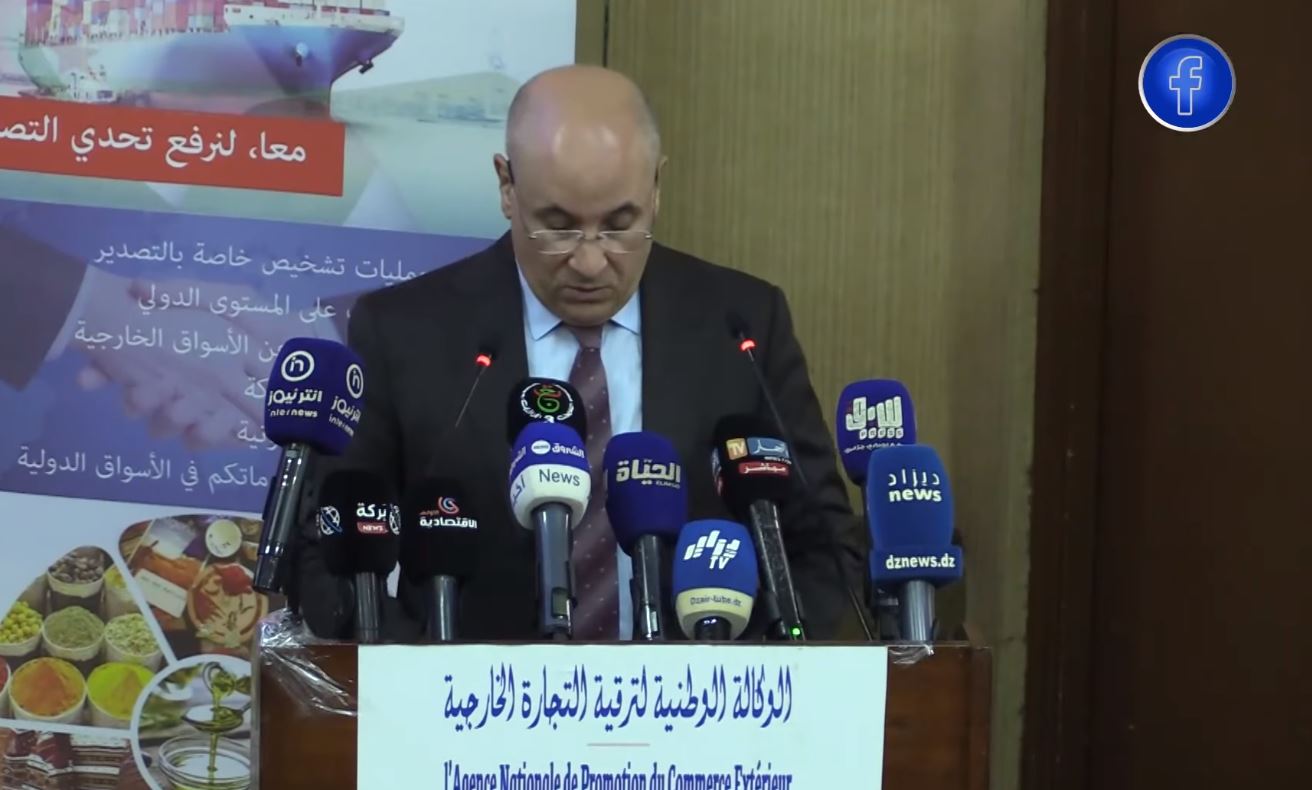 هذا ما قاله وزير التجارة بخصوص إمكانيات تصنيع المواد المدرسية