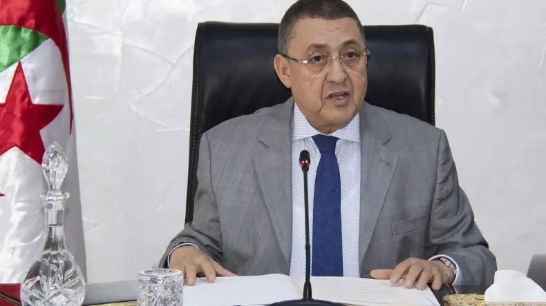 الحصول على شهادة الإقامة من دون شرط امتلاك عقار