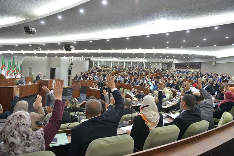 البرلمان يصادق على القانون المتعلق بالتعبئة العامة