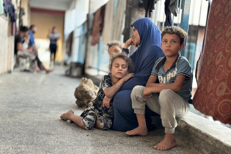 أطفال غزّة .. وأطفالنا!