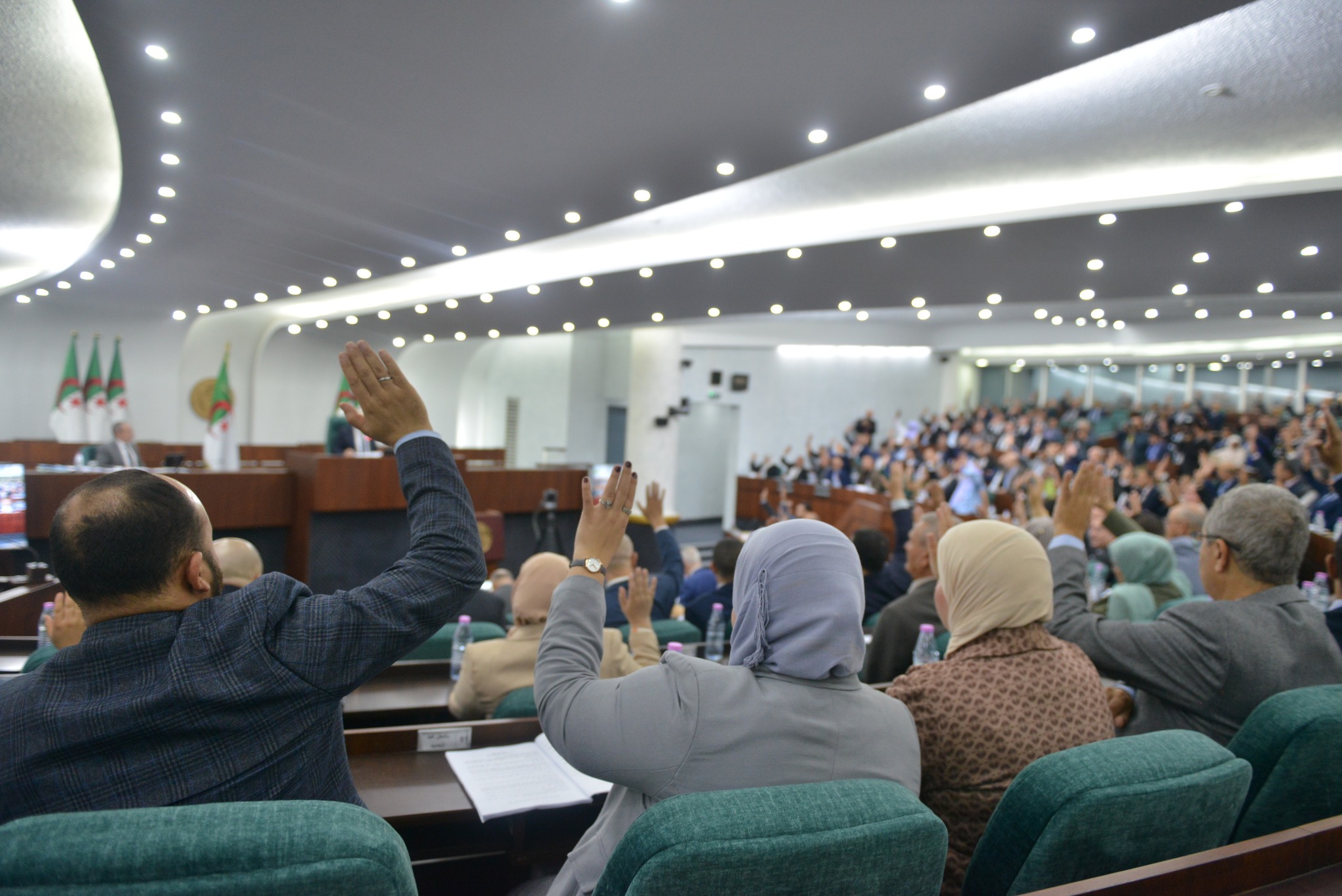 نواب البرلمان يصادقون بالأغلبية على مشروع قانون المالية 2025 – الشروق ...