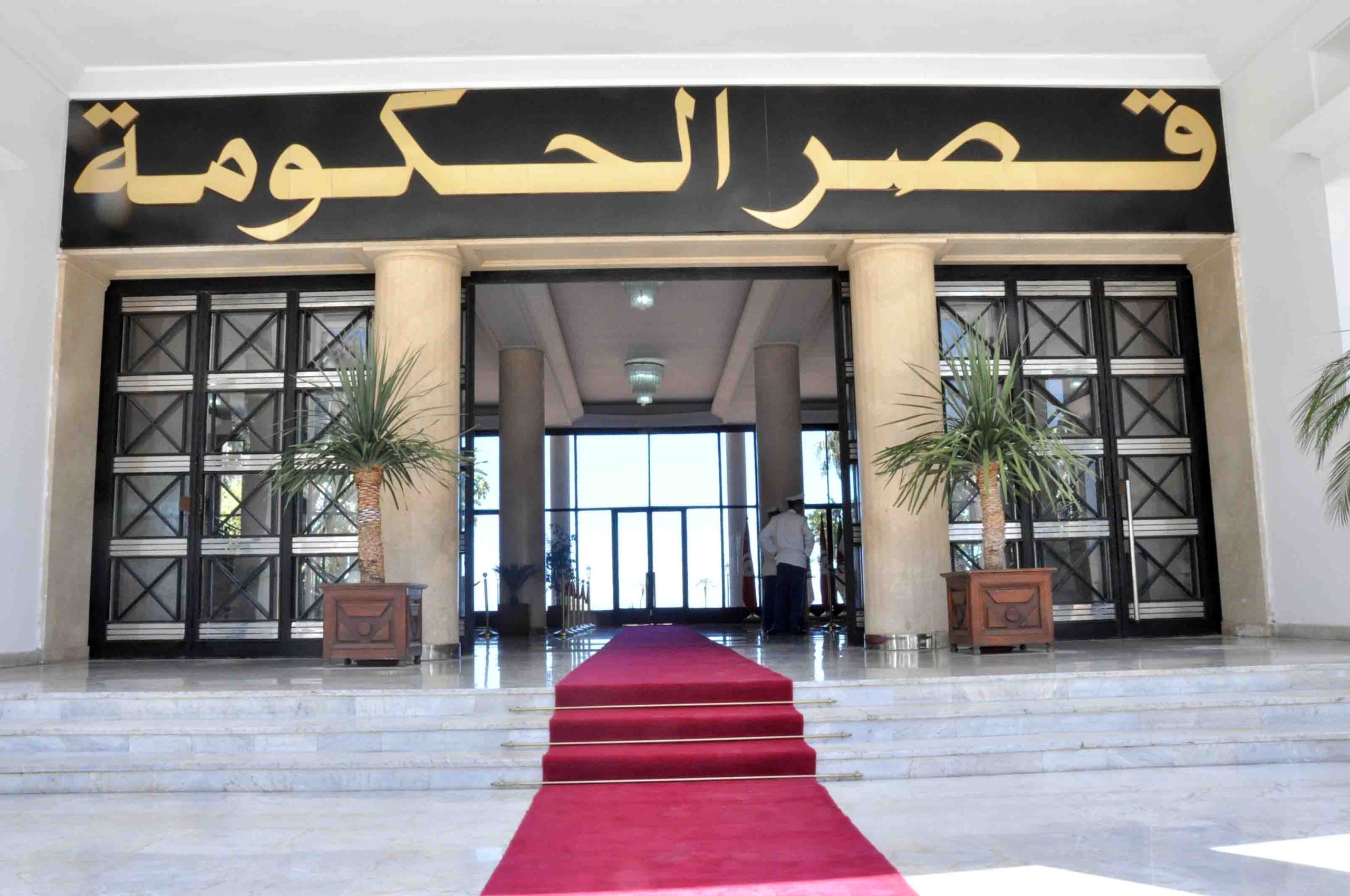 تخزين الحبوب والاستثمار في الهواتف الذكية على طاولة الحكومة