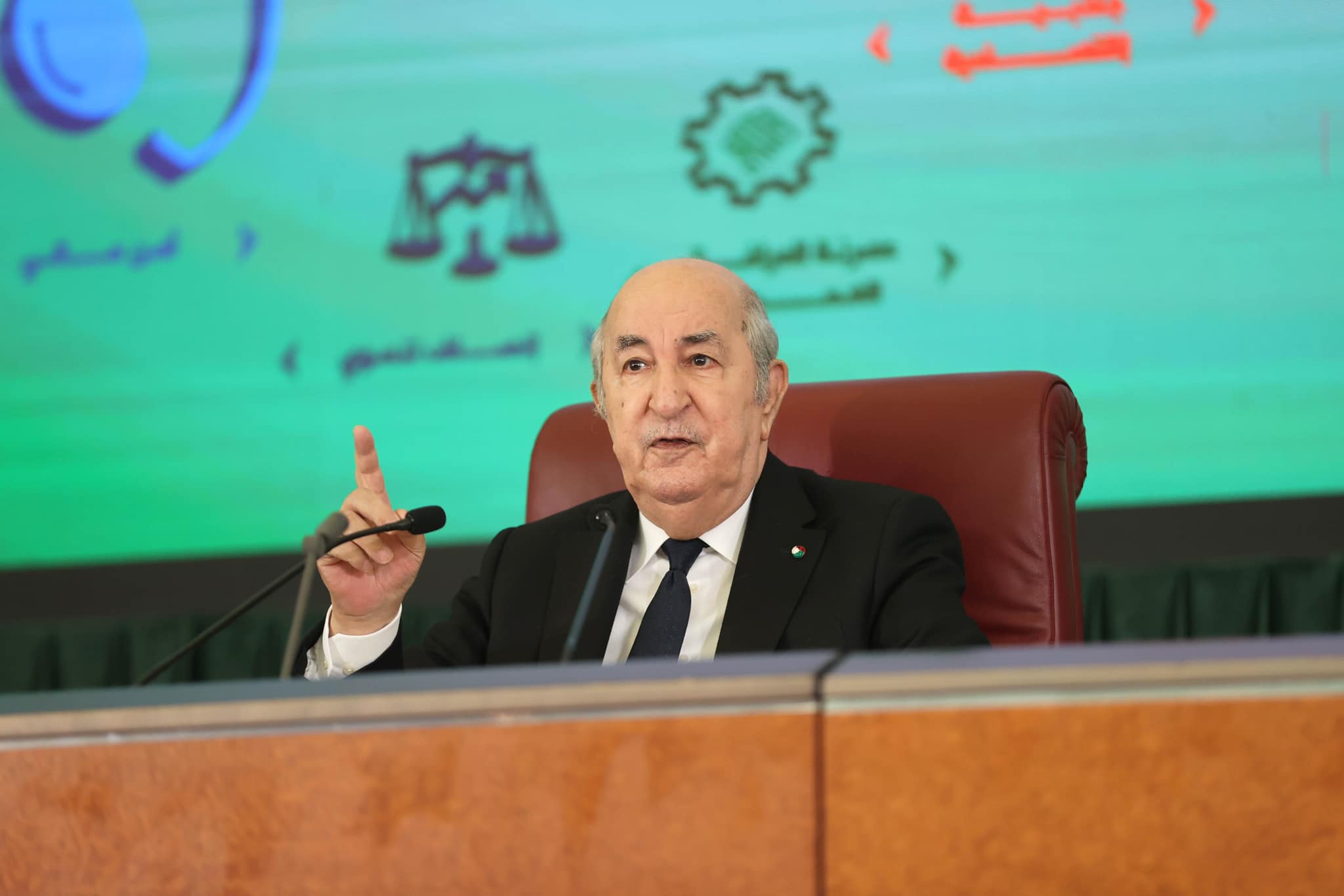 الرئيس تبون: “الجزائر وطن كل الجزائريين ونحن في خدمة الشعب”