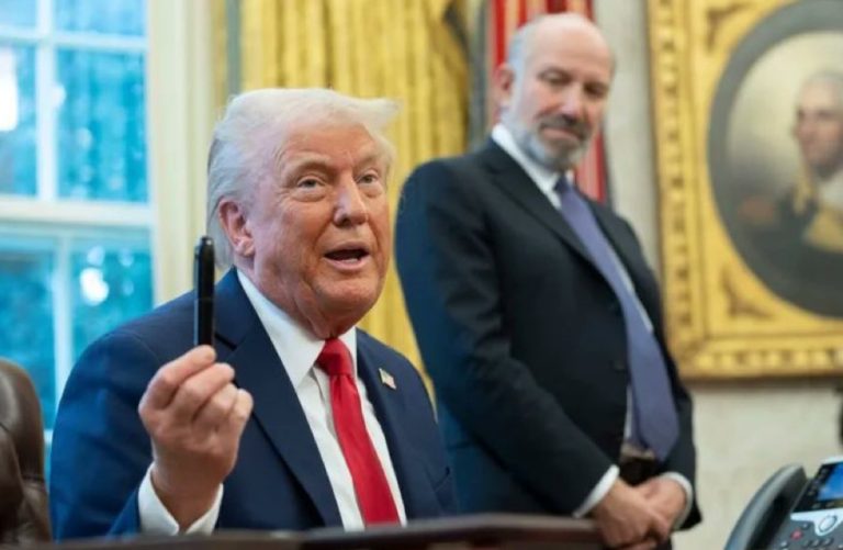 "الشرق الأوسط هو مكتبي وتل أبيب قلم صغير فوقه".. ما الذي قصده ترامب؟