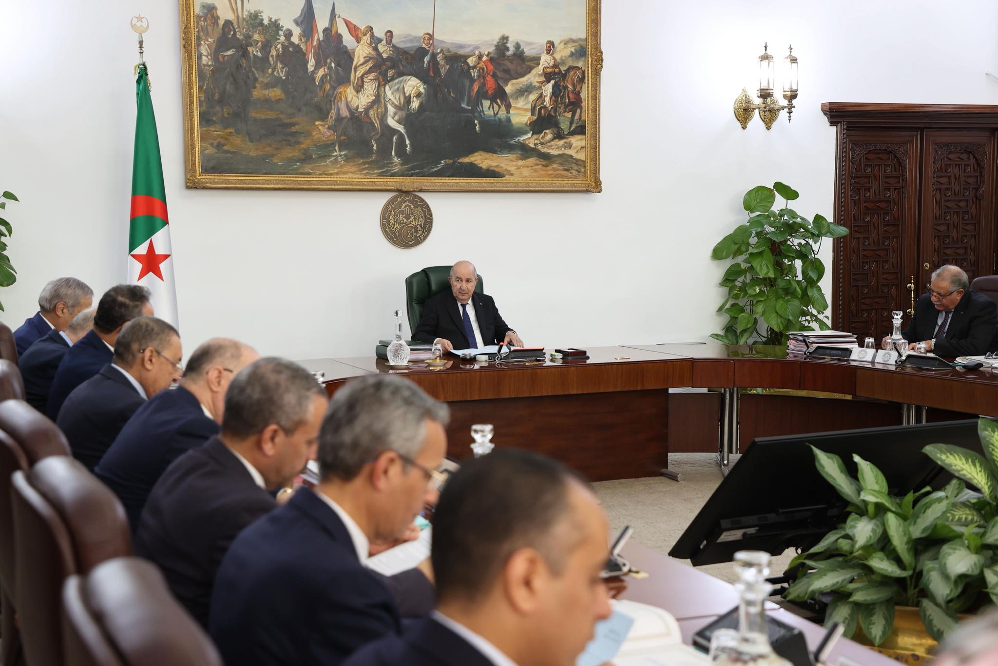 موسم الاصطياف والتكفل بالنساء المُعنفات على طاولة مجلس الوزراء
