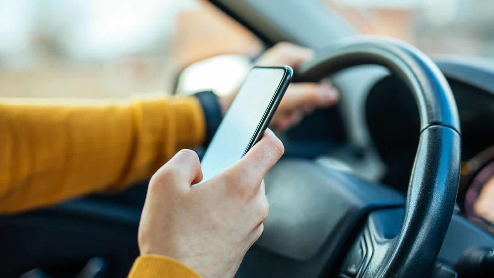 إطلاق خدمة “التجوال الوطني” لإجراء مكالمات الطوارئ على طول الطريق السيار شرق-غرب