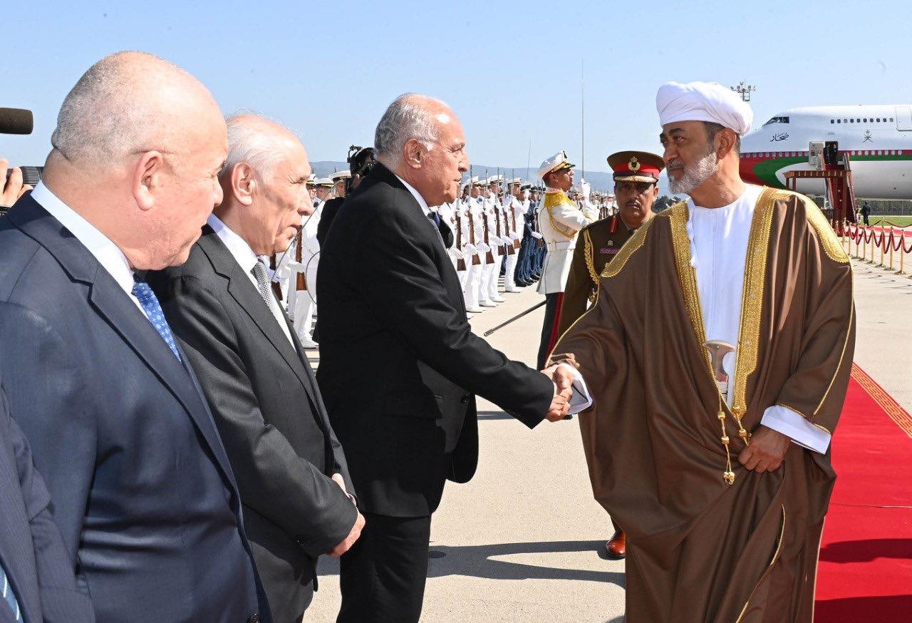 سلطان عُمان يترحم على أرواح شهداء الثورة التحريرية