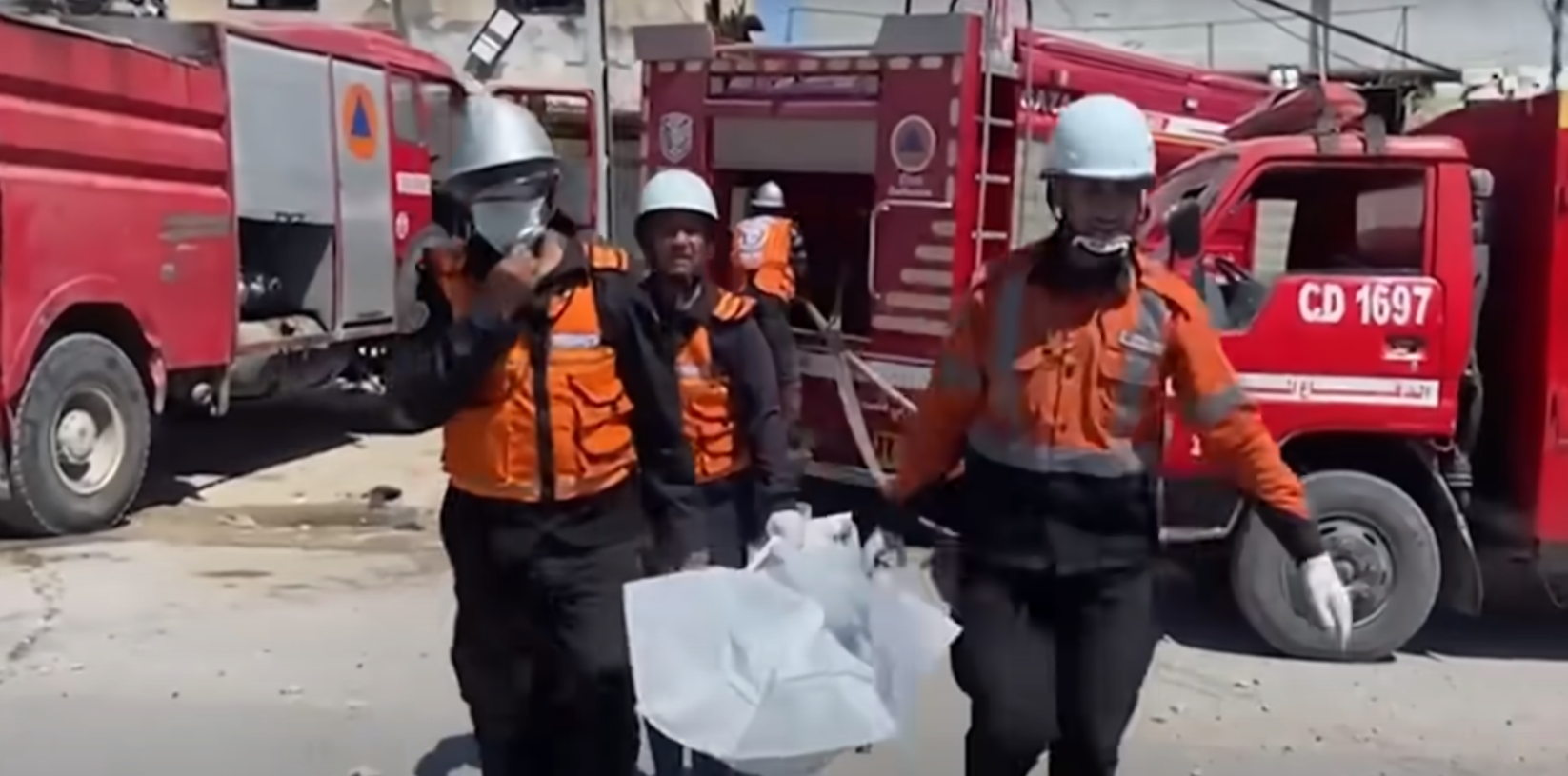 سلبهم الأوغاد منها بضربة واحدة.. الطبيبة آلاء النجار تُفجع باستشهاد أطفالها التسعة