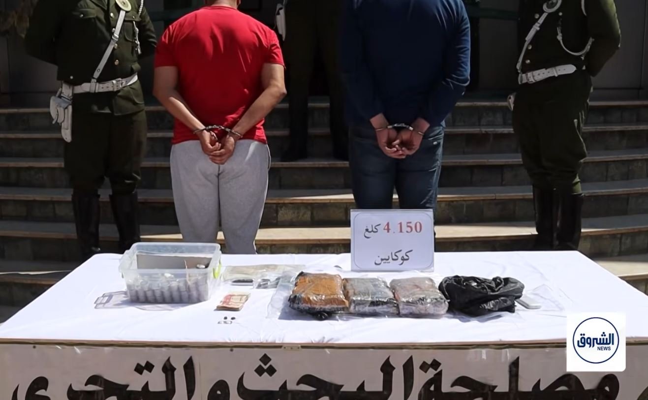 الدرك الوطني بالعاصمة يتمكن من توقيف شخصين وحجز 4.150 كلغ من مادة الكوكايين