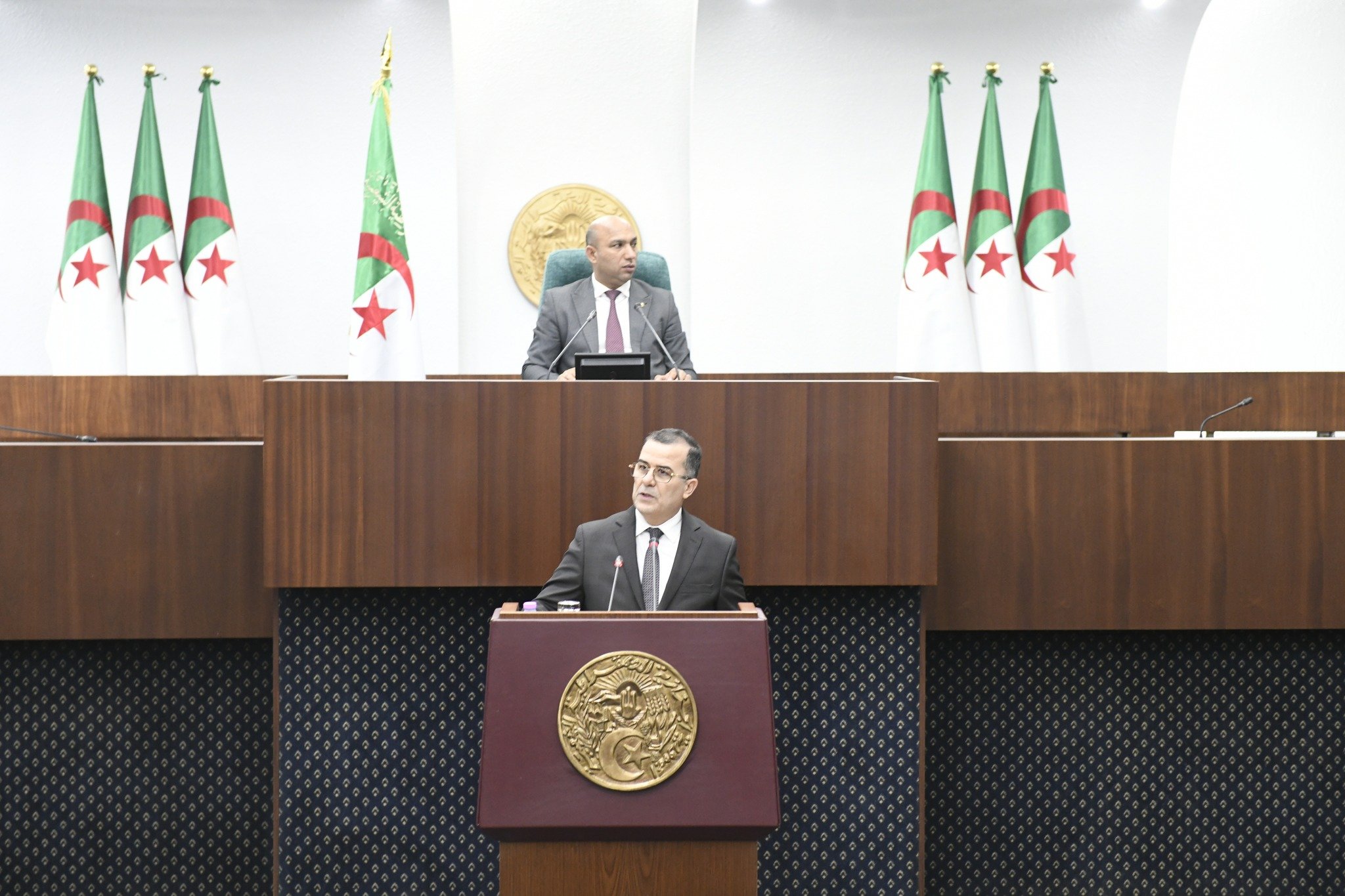 عطلة أمومة أطول وتعويض كامل عن الأجر.. هذا جديد قانون التأمينات الاجتماعية