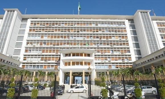 Le ministère de l’Intérieur invite les propriétaires des véhicules importés de moins de 3 ans à demander les cartes grises