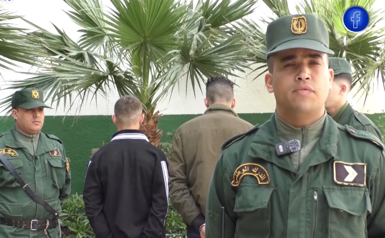 العاصمة .. توقيف شخصين يقومان بالإعتداء على المواطنين ببابا أحسن