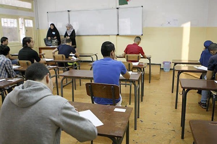 إقبال كبير للتلاميذ على “خلطة النجاح” والمكملات الغذائية