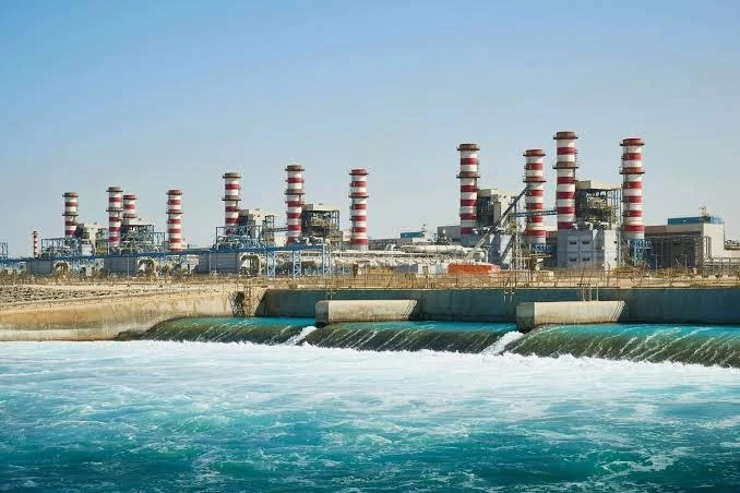 تحلية مياه البحر: إدماج الطاقات المتجددة في 6 محطات جديدة