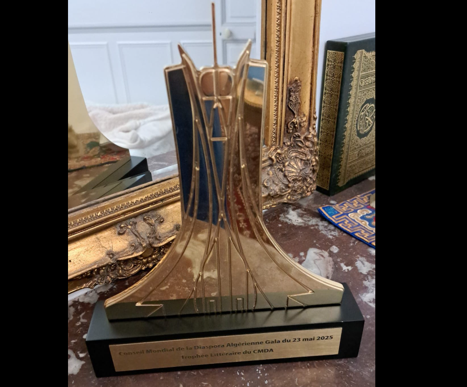 Yasmina Khadra récompensé par la diaspora algérienne