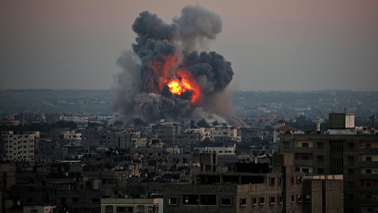 استشهاد 14 فلسطينياً في قصف صهيوني استهدف مناطق متفرقة بقطاع غزة
