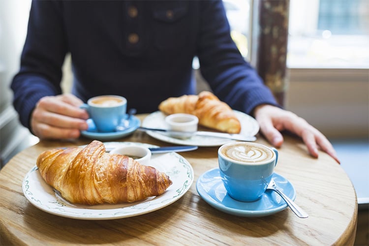 فطور الصباح الفرنسي… عادة سيئة ورثها الجزائريون