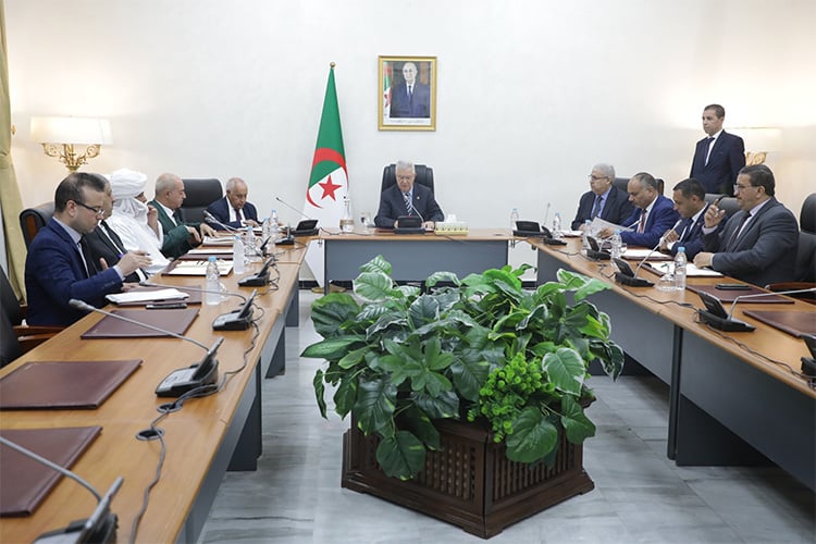 تنصيب المسؤولين الجدد لأجهزة وهيئات مجلس الأمة