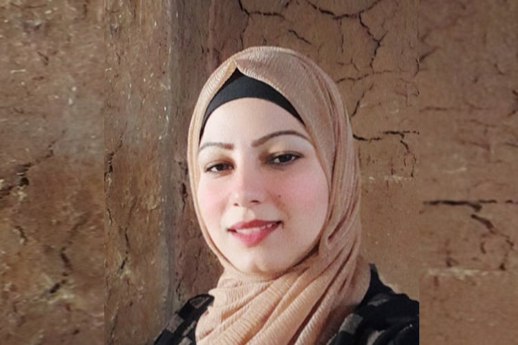 نحمل القلم بيد والكفن بأخرى