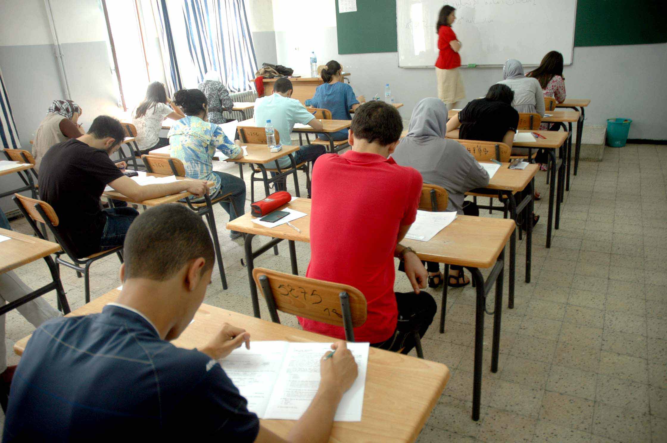 متابعة 8 أشخاص أمام العدالة بتهم تتعلقّ بالغشّ في البكالوريا
