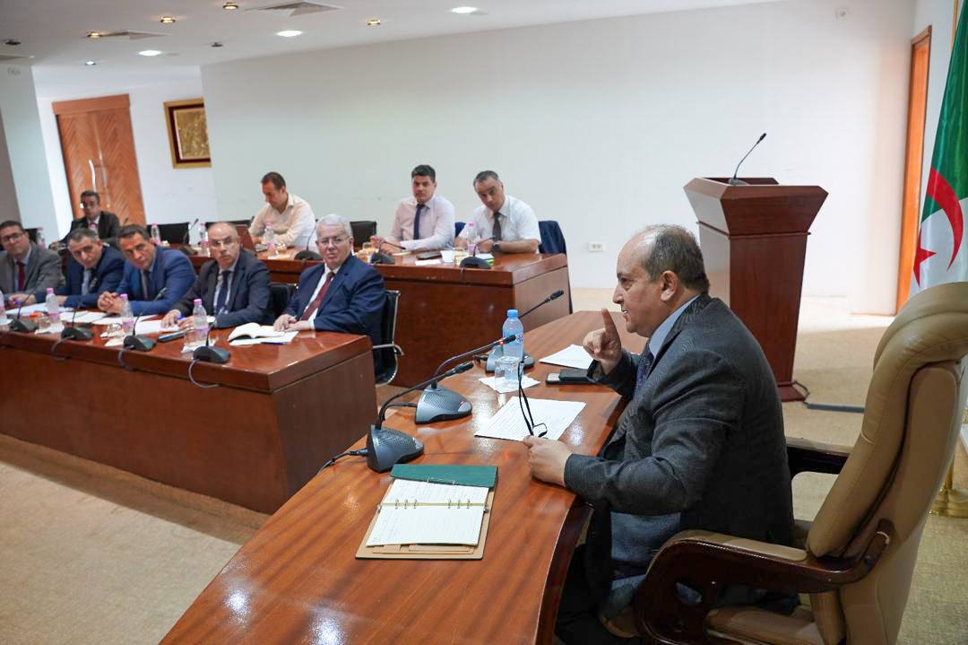 هذا ما بحثه وزير الصناعة مع مدراء المجمعات الكبرى