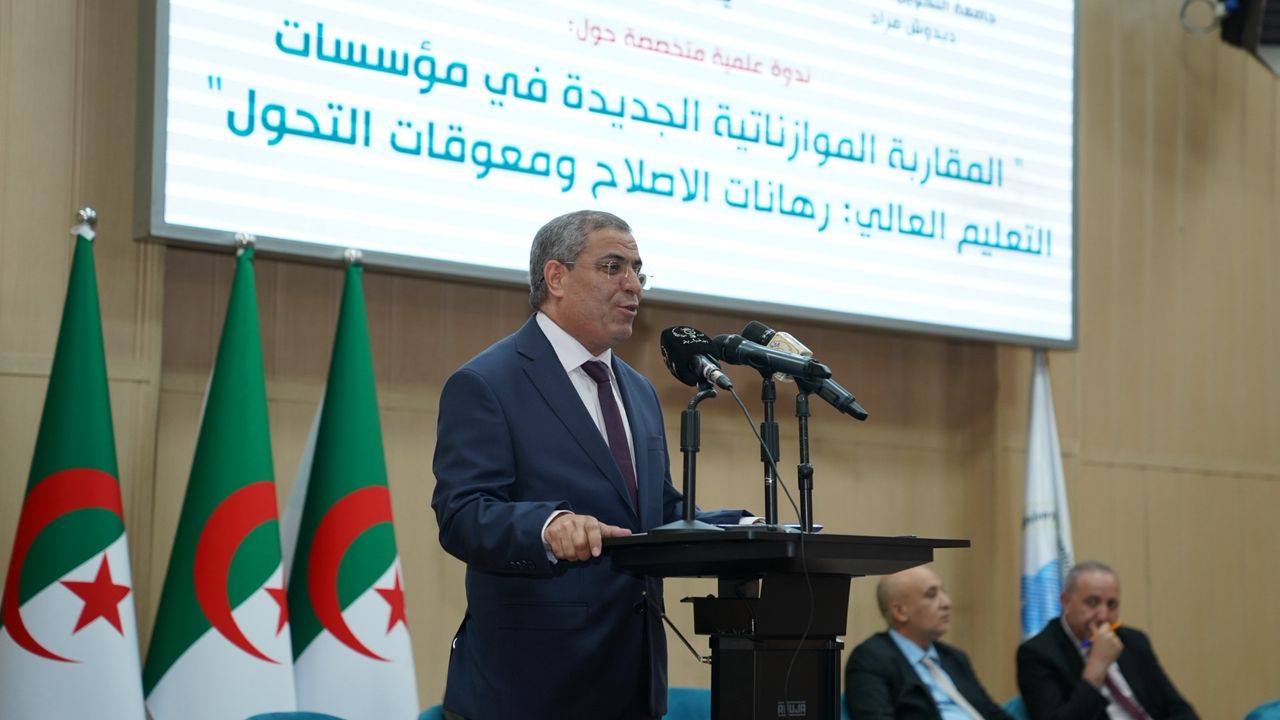 نحو أنماط تسيير حديثة للجامعة تعتمد على الأداء والنتائج
