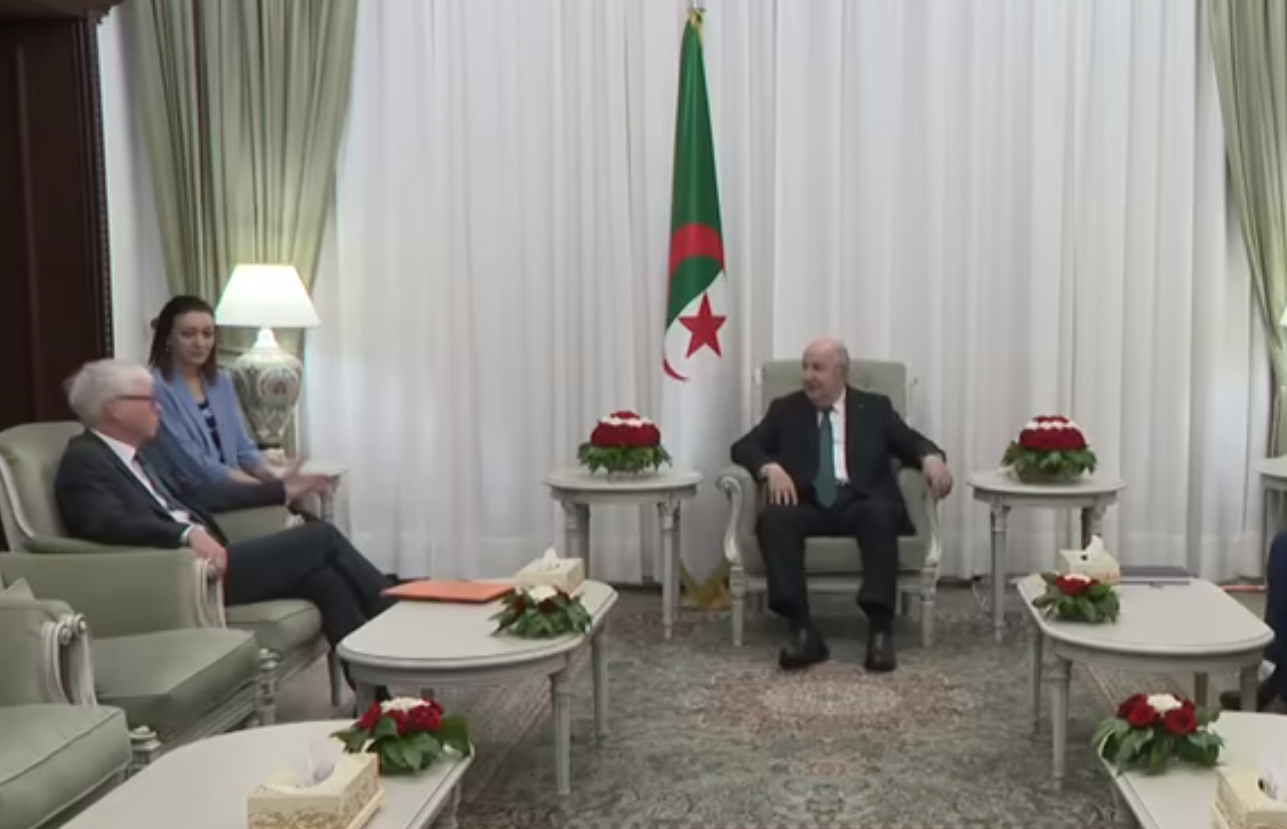 الرئيس تبون يستقبل سفير المملكة المتحدة لبريطانيا العظمى وإيرلندا الشمالية (فيديو)