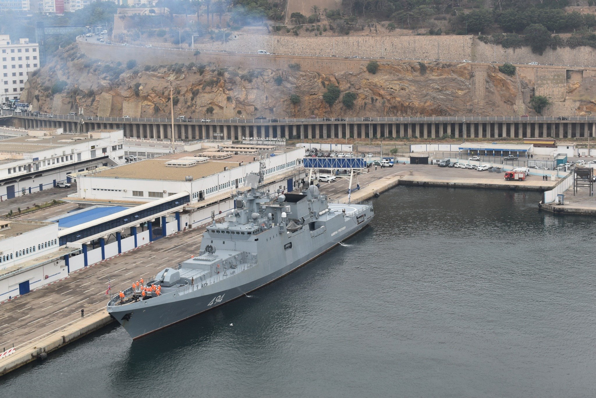 فرقاطة “Admiral Grigorovitch” الروسية ترسو بميناء وهران