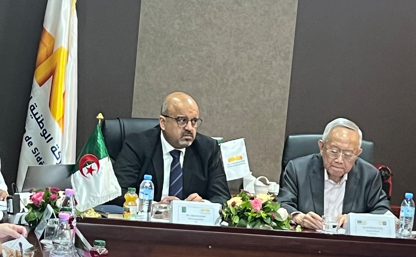 شراكة واعدة بين القابضة لصناعة الحديد ومجمع ليون الماليزي