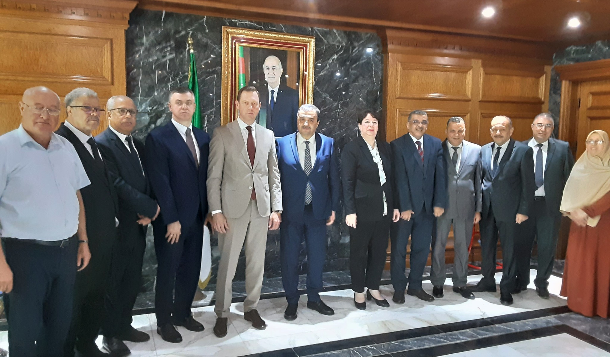 مباحثات جزائرية روسية لتطوير الاستثمارات النفطية