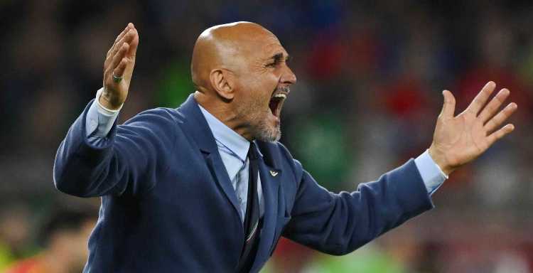 إقالة مدرب منتخب إيطاليا