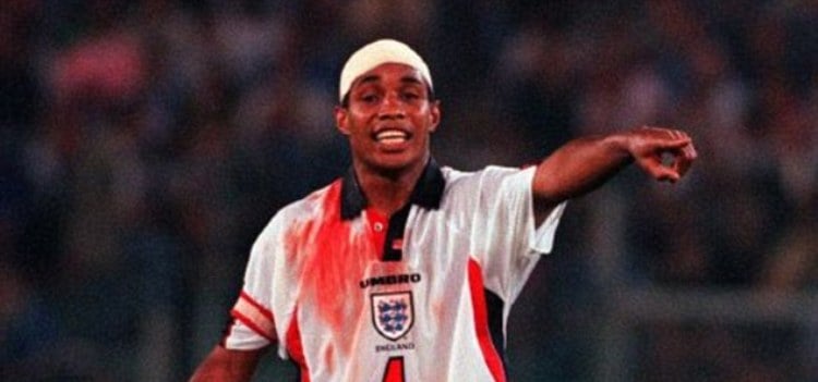 اللاعب الذي نال 9 بطاقات حمراء أوقف وهو يقود السيارة مخمورا