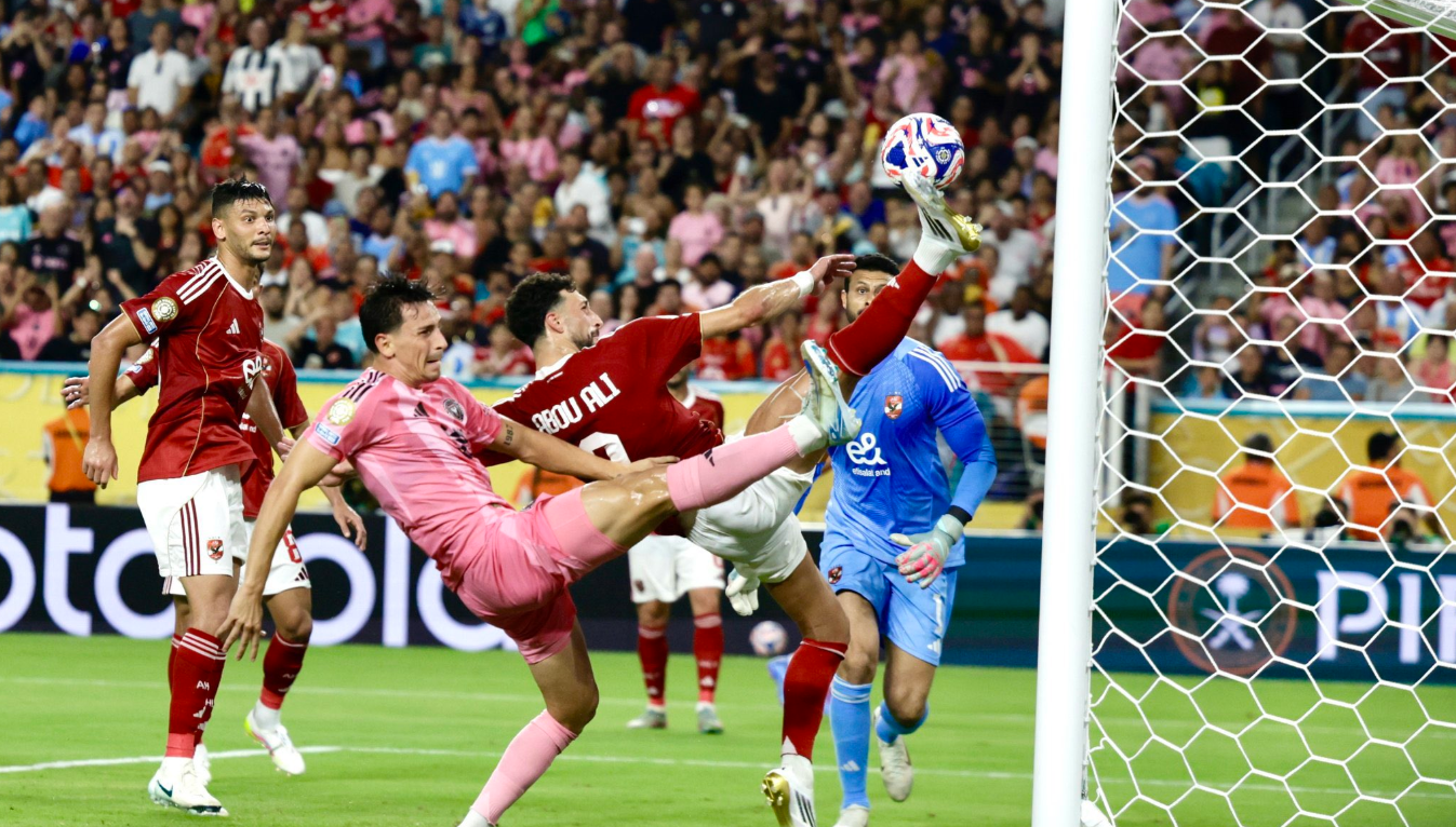 كأس العالم للأندية.. الأهلي المصري يتعادل مع رفقاء ميسي ويخسر خدمات هذا اللاعب
