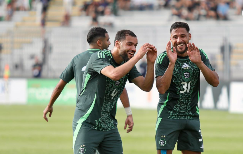 بلايلي وتوغاي يغادران تربص المنتخب الجزائري
