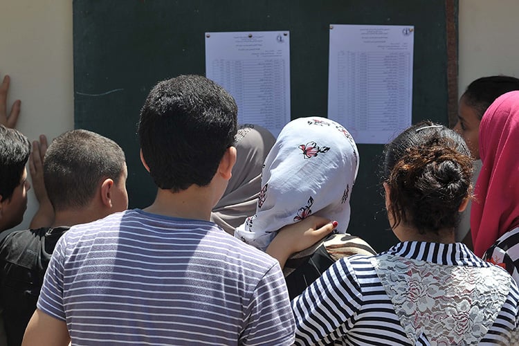 الراسبون تأثّروا معنويا وسط زغاريد وأفراح أهل الناجحين