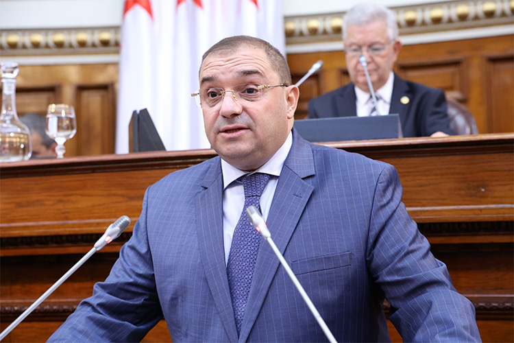 “متابعة كل الضالعين في جرائم اختلاس الأموال العمومية”