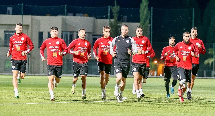 بوقرة يكشف عن قائمة لاعبي مواجهة رواندا
