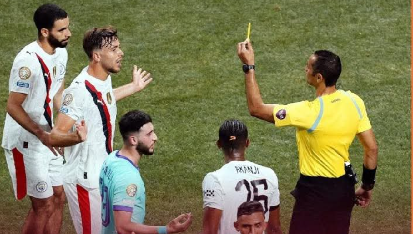 لقطة طريفة في مباراة مانشستر سيتي والعين الإماراتي (فيديو)