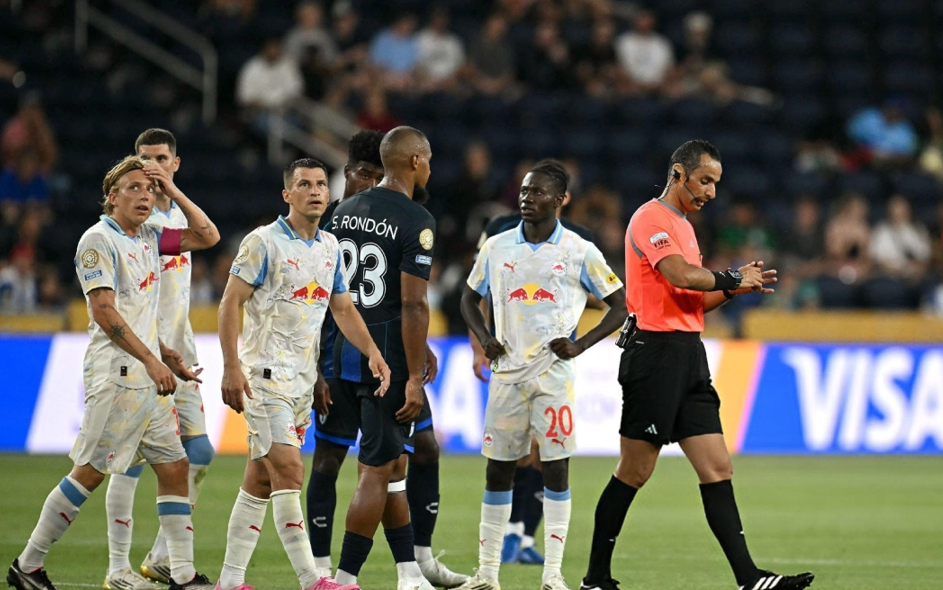 اللقاء أداره الجزائري غربال.. سالزبورغ يفوز على باتشوكا ويتصدر مجموعة ريال مدريد