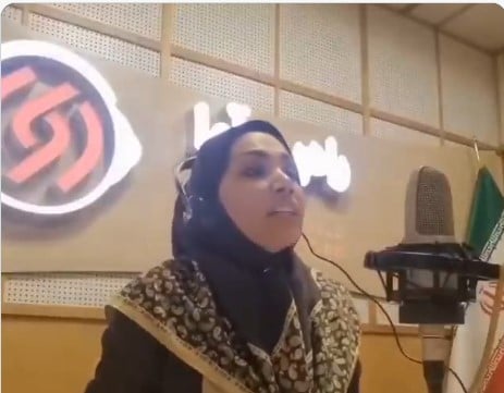 مذيعة إيرانية تعلن استعدادها للشهادة أثناء بث مباشر